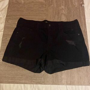 Old Navy boyfriend shorts in black with distressing size 12